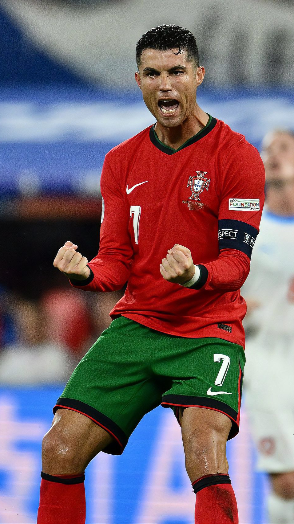  C罗连续十二场比赛得分超过问鼎冠军，DWG挑战极限！